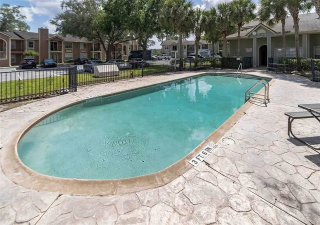 2nd image of 2550 N Alafaya Trl, ORLANDO, FL 32826