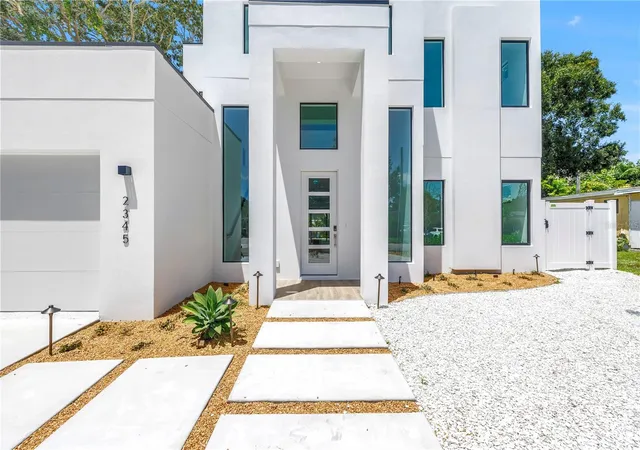 Photo 3 of Single family home for sale at 2345 Temple St, Sarasota, FL 34239 | MLS# A4703329 | Listing updated on 2026-09-15