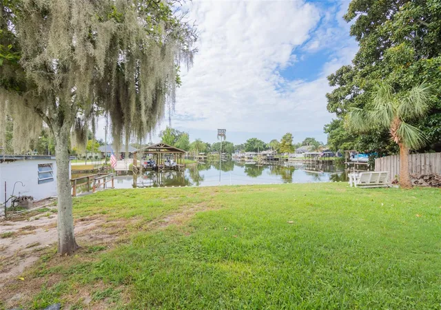 Photo 50 of Single family home for sale at 2712 Grand Is Shrs Rd, Eustis, FL 32726 | MLS# G5116607 | Listing updated on 2026-09-04