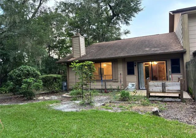 Photo 3 of Sale Pending at 110 Silver Bow Trl, Deland, FL 32724 | MLS# V4950795 | Listing updated on 2026-10-06