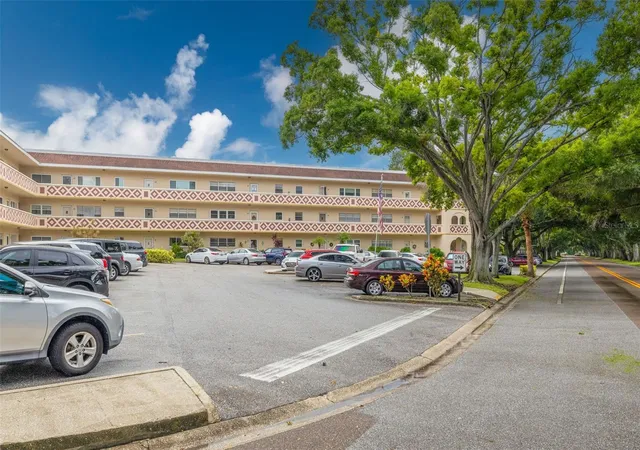 3rd image of 2383 Netherlands Dr #59, Clearwater, FL 33763 | MLS# TB8539984