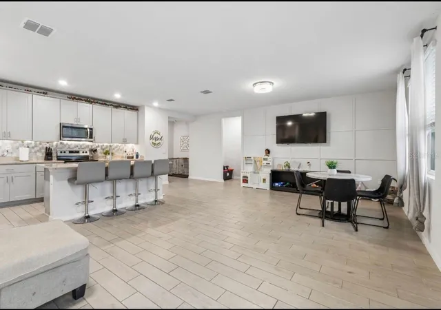 Photo 3 of Single family home for sale at 504 Vista Villages Blvd, Davenport, FL 33896 | MLS# S5155852 | Listing updated on 2026-10-15
