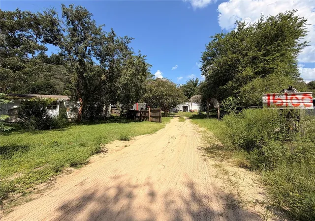 2nd image of 16100 Se 253rd Ct, Umatilla, FL 32784 | MLS# V4950796