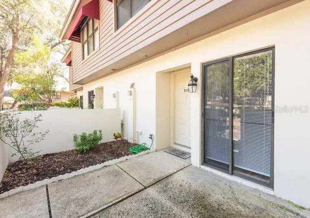 Photo 3 of Townhouse for sale at 819 Oak Park Pl, Brandon, FL 33511 | MLS# TB8540009 | Listing updated on 2026-10-05