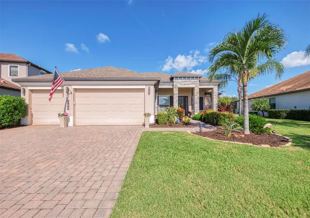 Single family home for sale at 708 Rosemary Cir, BRADENTON, FL 34212 | MLS# A4703340