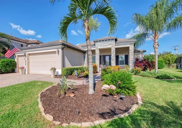 Photo 2 of Single family home for sale at 708 Rosemary Cir, Bradenton, FL 34212 | MLS# A4703340 | Listing updated on 2026-08-30