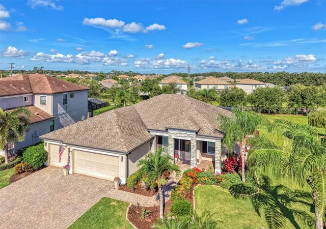 Photo 3 of Single family home for sale at 708 Rosemary Cir, Bradenton, FL 34212 | MLS# A4703340 | Listing updated on 2026-08-30
