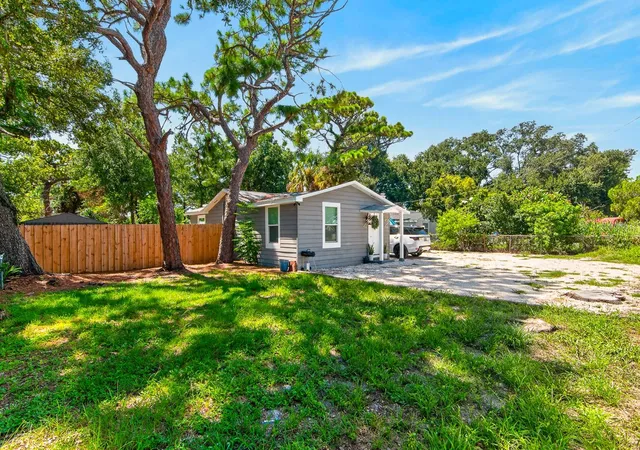 Photo 3 of Single family home for sale at 4804 71st St N, St Petersburg, FL 33709 | MLS# TB8540023 | Listing updated on 2026-10-03