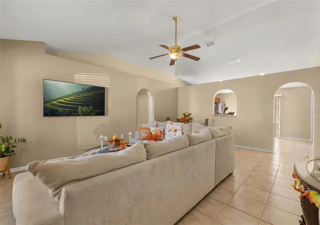 Photo 4 of Single family home for sale at 374 Colonade Ct, Kissimmee, FL 34758 | MLS# O6434590 | Listing updated on 2026-08-30