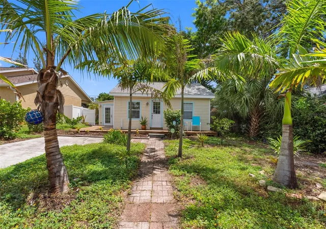 Photo 1 of Single family home for sale at 2222 Quincy St S, Saint Petersburg, FL 33711 | MLS# TB8540042 | Listing updated on 2026-09-14