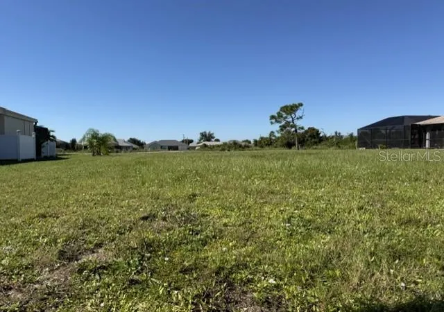 Photo 1 of Land for sale at 25 Pinehurst Ct, Rotonda West, FL 33947 | MLS# N6145404 | Listing updated on 2026-10-19