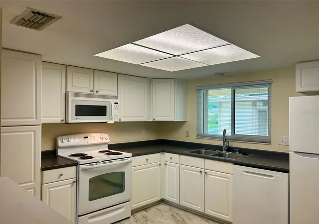 Photo 3 of Single family home for sale at 2506 Oakleaf Ln #25B, Clearwater, FL 33763 | MLS# TB8540058 | Listing updated on 2026-10-15