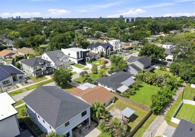 32nd image of 805 W Braddock St, Tampa, FL 33603 | MLS# TB8540079