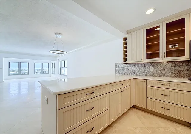 4th image of 4950 Gulf Blvd, St. Petersburg, FL 33706