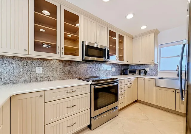 5th image of 4950 Gulf Blvd, St. Petersburg, FL 33706
