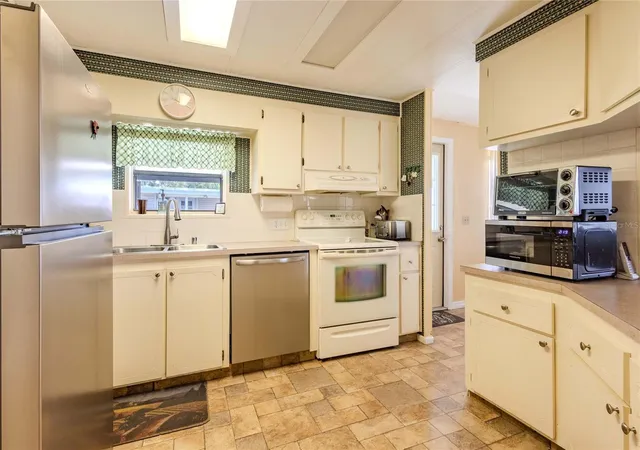 Photo 4 of Manufactured home for sale at 2100 Kings Hwy #27, Port Charlotte, FL 33980 | MLS# C7529738 | Listing updated on 2026-10-22