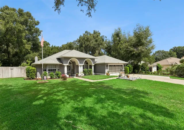 Photo 3 of Single family home for sale at 33440 Lake Bend Cir, Leesburg, FL 34788 | MLS# G5116619 | Listing updated on 2026-10-06