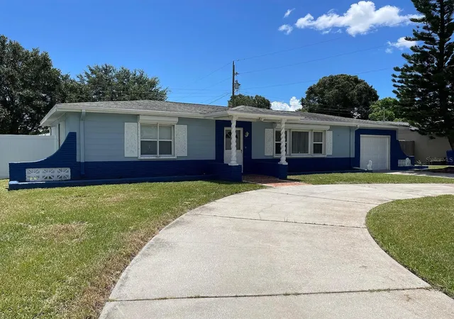 Photo 8 of Single family home for sale at 5003 58th Wy N, Kenneth City, FL 33709 | MLS# TB8540130 | Listing updated on 2026-08-28