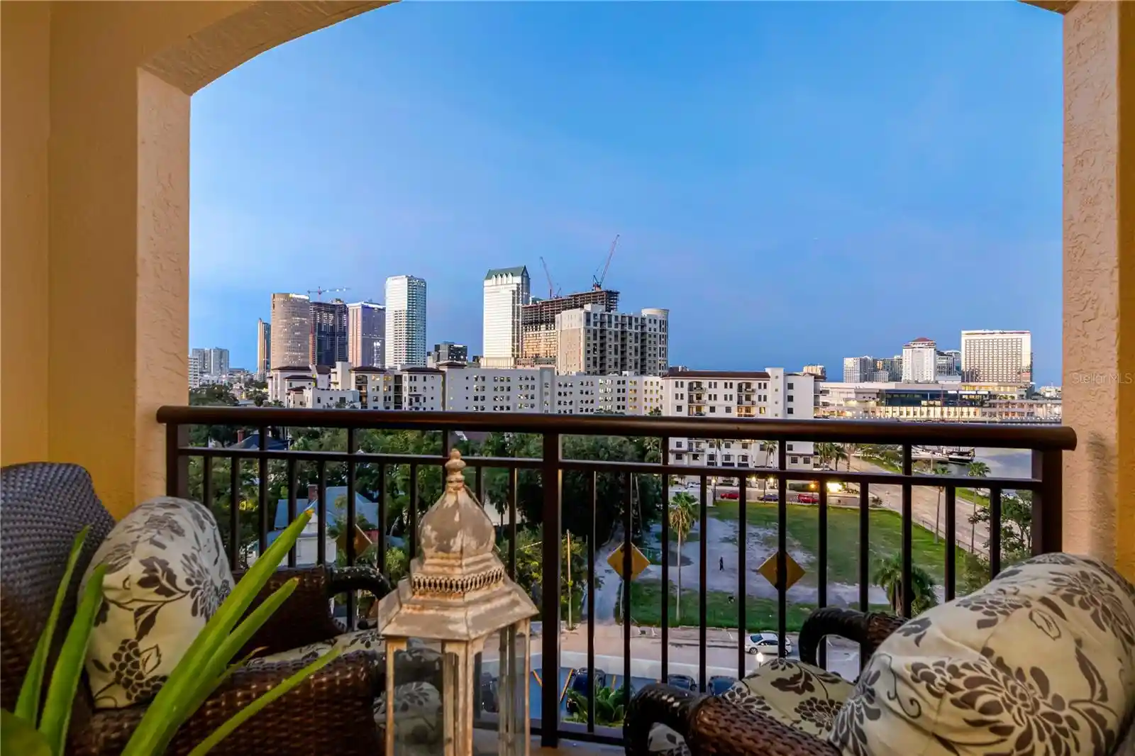 Listing Photo 2 - Condo for sale in 345 Bayshore Blvd located at 345 Bayshore Blvd, Tampa, FL 33606 - Unit #808