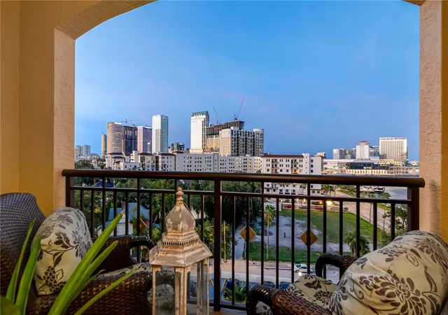 Photo 2 of Condo for sale at 345 Bayshore Blvd #808, Tampa, FL 33606 | MLS# TB8540134 | Listing updated on 2026-10-01