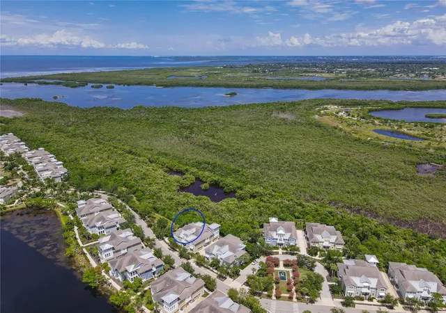 4th image of 311 Sapphire Lake Dr, Bradenton, FL 34209
