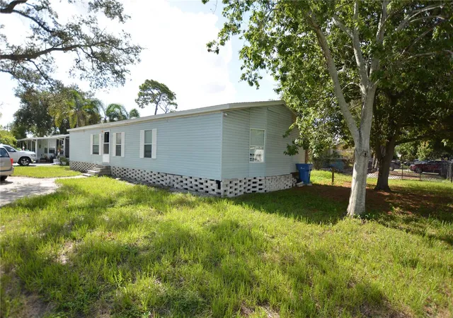 2nd image of 5192 75th St N, St Petersburg, FL 33709 | MLS# L4964395