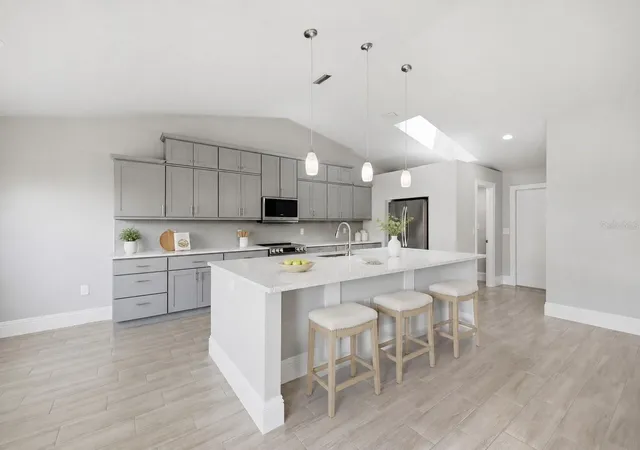 Photo 4 of House for sale at 4112 Vallarta Ct #3041, Sarasota, FL 34233 | MLS# A4703375 | Listing updated on 2026-10-01