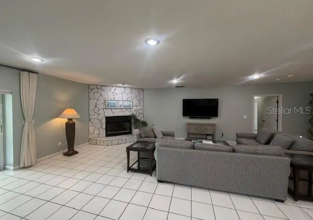 4th image of 2241 Winterset Rd, Winter Haven, FL 33884 | MLS# B4902341