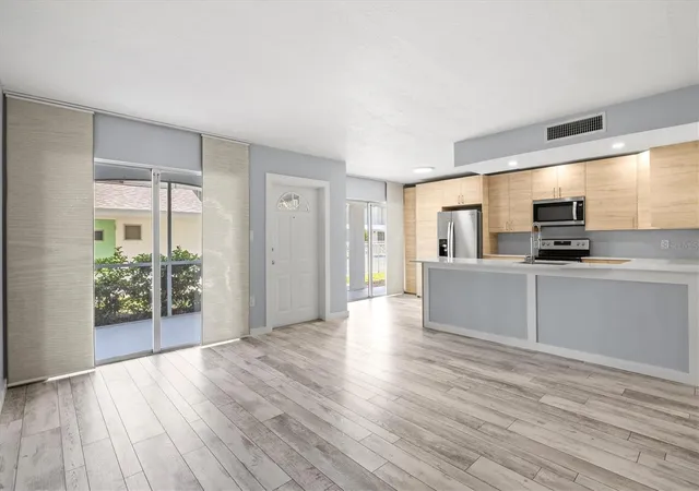 2nd image of 4035 S School Ave #C5, Sarasota, FL 34231 | MLS# A4703376