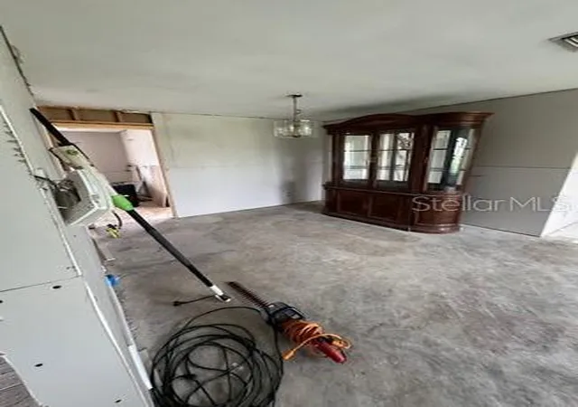 Photo 4 of Single family home for sale at 2014 Tanglewood Wy Ne, St Petersburg, FL 33702 | MLS# TB8540159 | Listing updated on 2026-08-28