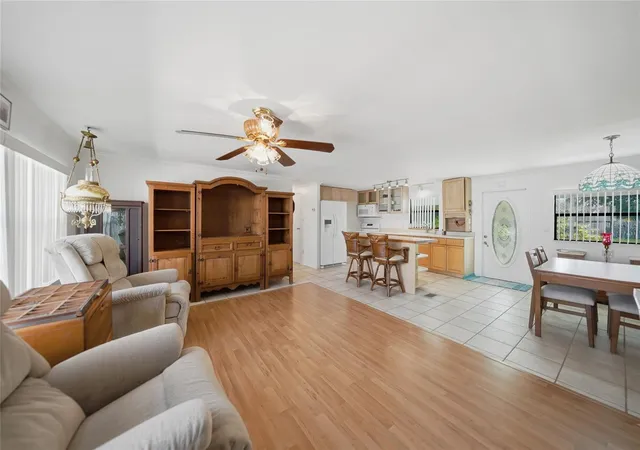 3rd image of 1230 Seahorse Ln, Englewood, FL 34224 | MLS# D6148469