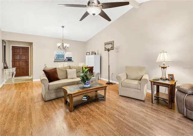 Photo 4 of Multi family home for sale at 503 Market Sq W, Lakeland, FL 33813 | MLS# L4964399 | Listing updated on 2026-09-25
