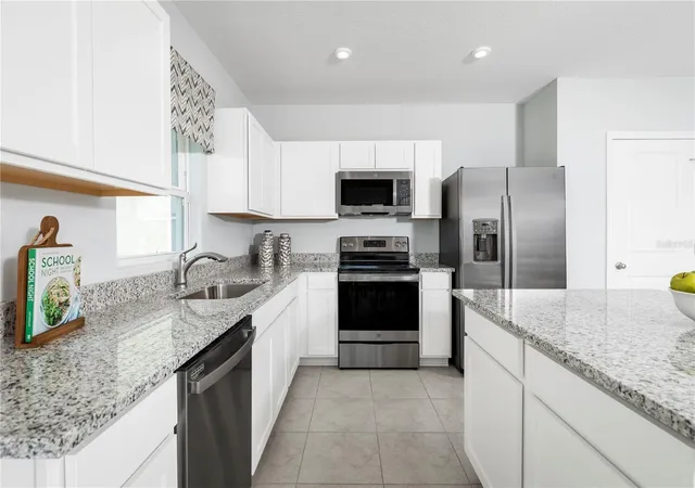 Photo 3 of Single family home for sale at 4826 River Birch Bnd, Lakeland, FL 33811 | MLS# W7888711 | Listing updated on 2026-10-25
