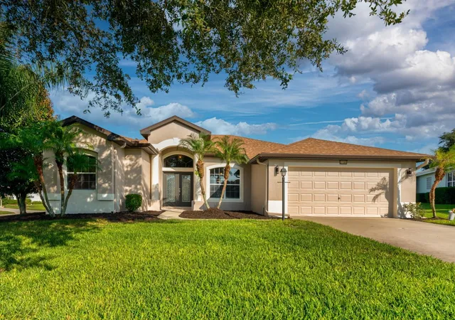 Photo 1 of Single family home for sale at 27303 Gingerbread Pl, Leesburg, FL 34748 | MLS# G5116627 | Listing updated on 2026-09-17