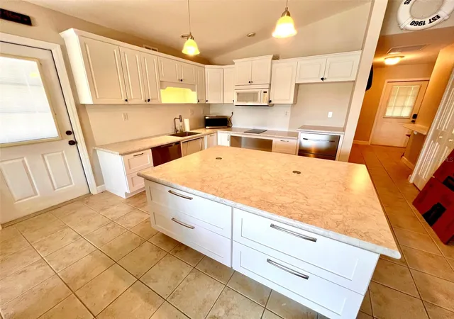 Photo 3 of Single family home for sale at 47-49 Hatchett Crk Rd, Venice, FL 34285 | MLS# O6434702 | Listing updated on 2026-09-04