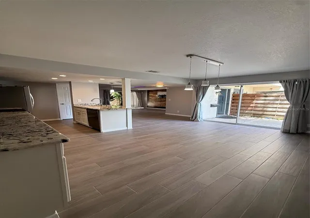 2nd image of 6814 Whitman Pl #6814, Sarasota, FL 34243 | MLS# A4703382