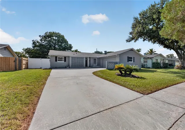 2nd image of 2112 Eastbrook Blvd, Winter Park, FL 32792 | MLS# O6434703