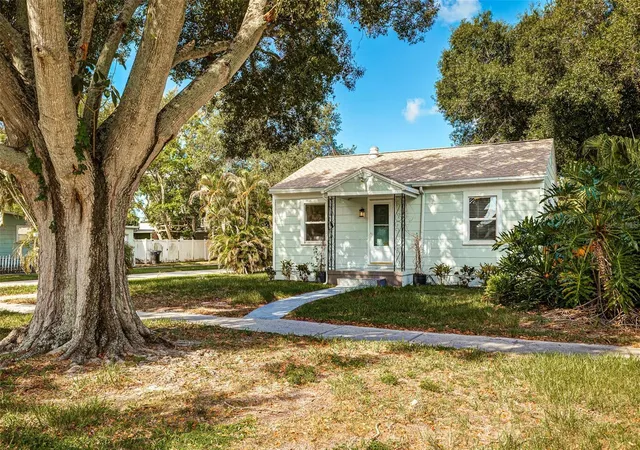 Photo 3 of Single family home for sale at 1419 55th Street S, Gulfport, FL 33707 | MLS# TB8540174 | Listing updated on 2026-09-30