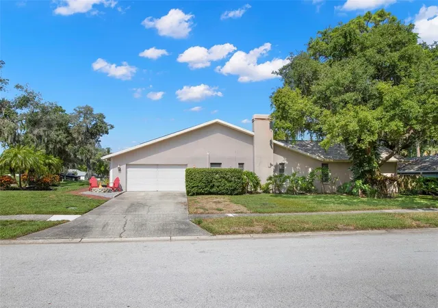 4th image of 1419 Indian Trl S, Palm Harbor, FL 34683 | MLS# TB8540180