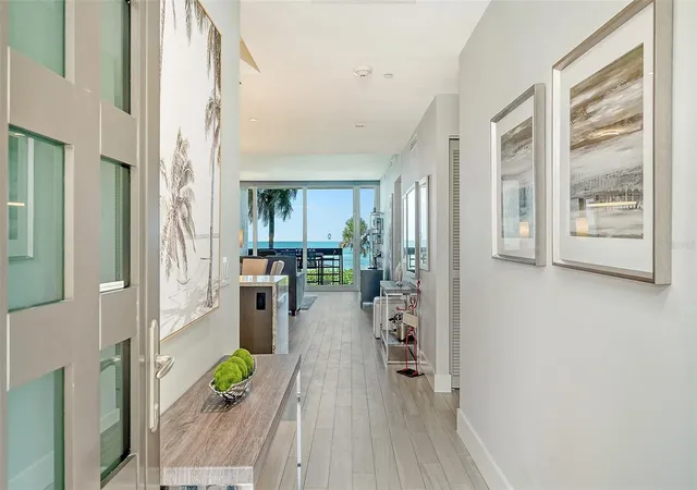 2nd image of 1055 Gulf Of Mexico Dr #105, Longboat Key, FL 34228 | MLS# A4703386
