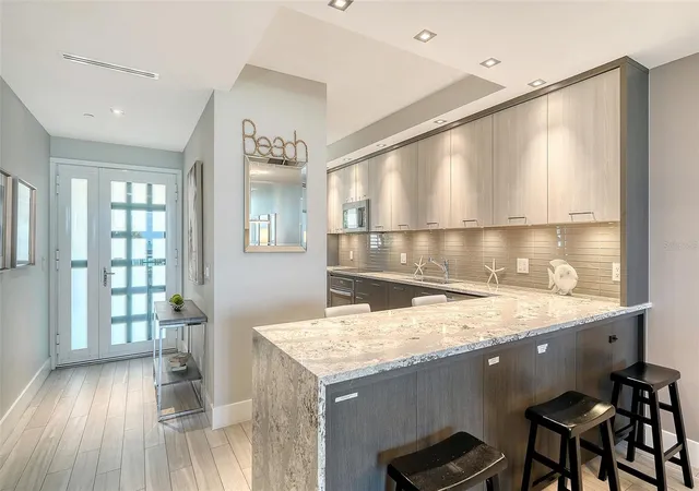 3rd image of 1055 Gulf Of Mexico Dr, Longboat Key, FL 34228