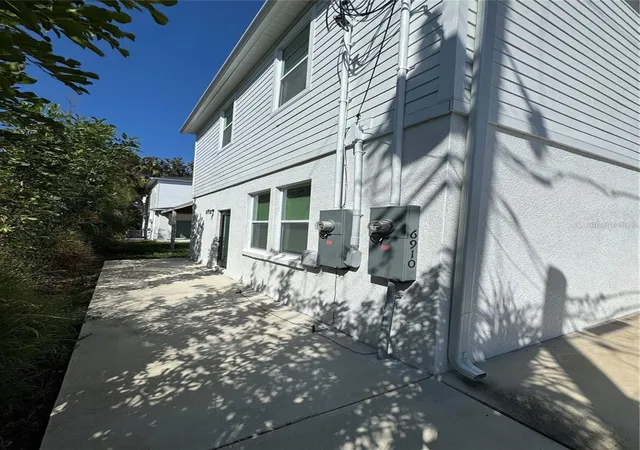 33rd image of 6910 Dartmouth Ave N, Saint Petersburg, FL 33710 | MLS# TB8540185