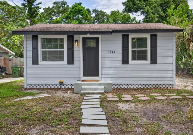 Photo 1 of Single family home for sale at 1545 29th St, Sarasota, FL 34234 | MLS# TB8540186 | Listing updated on 2026-09-17