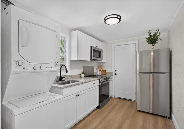 Photo 3 of Single family home for sale at 1545 29th St, Sarasota, FL 34234 | MLS# TB8540186 | Listing updated on 2026-09-17
