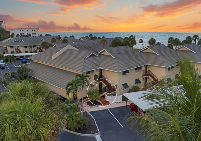 Photo 4 of Condo for sale at 4660 Ocean Blvd #F1, Sarasota, FL 34242 | MLS# A4703389 | Listing updated on 2026-09-22