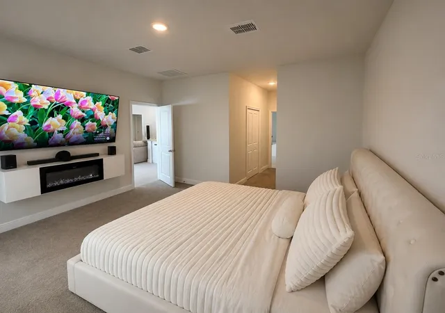 Photo 3 of Single family home for sale at 301 Michigan Pl, Kissimmee, FL 34759 | MLS# O6434723 | Listing updated on 2026-09-29
