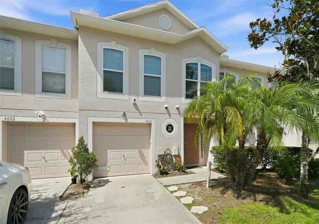3rd image of 4604 Ashburn Square Dr, Tampa, FL 33610 | MLS# TB8540210