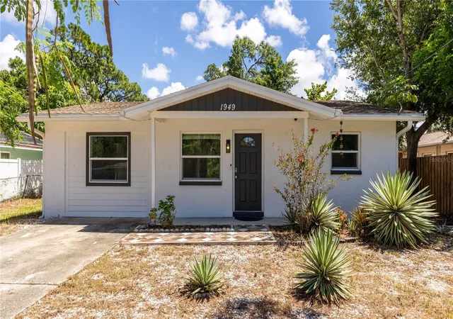 Photo 3 of Single family home for sale at 1949 Trotter Rd, Largo, FL 33774 | MLS# TB8540215 | Listing updated on 2026-09-08