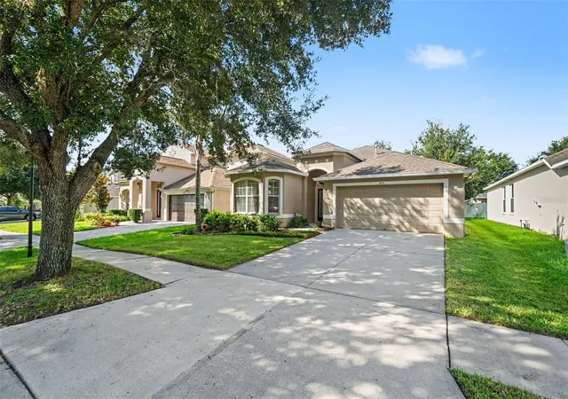 Photo 2 of Single family home for sale at 453 Westchester Hills Ln, Valrico, FL 33594 | MLS# O6434760 | Listing updated on 2026-10-02