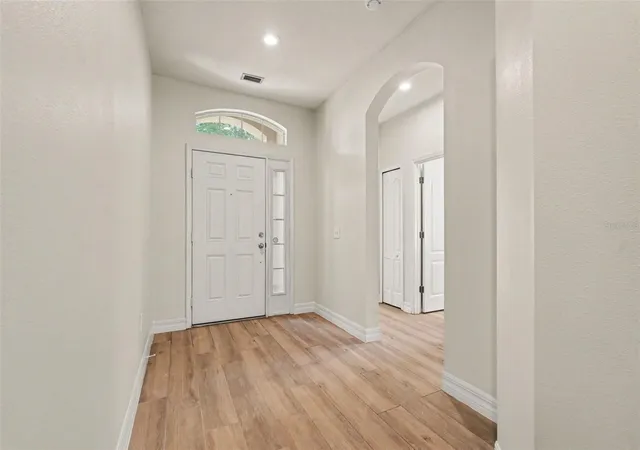 Photo 3 of Single family home for sale at 453 Westchester Hills Ln, Valrico, FL 33594 | MLS# O6434760 | Listing updated on 2026-10-02